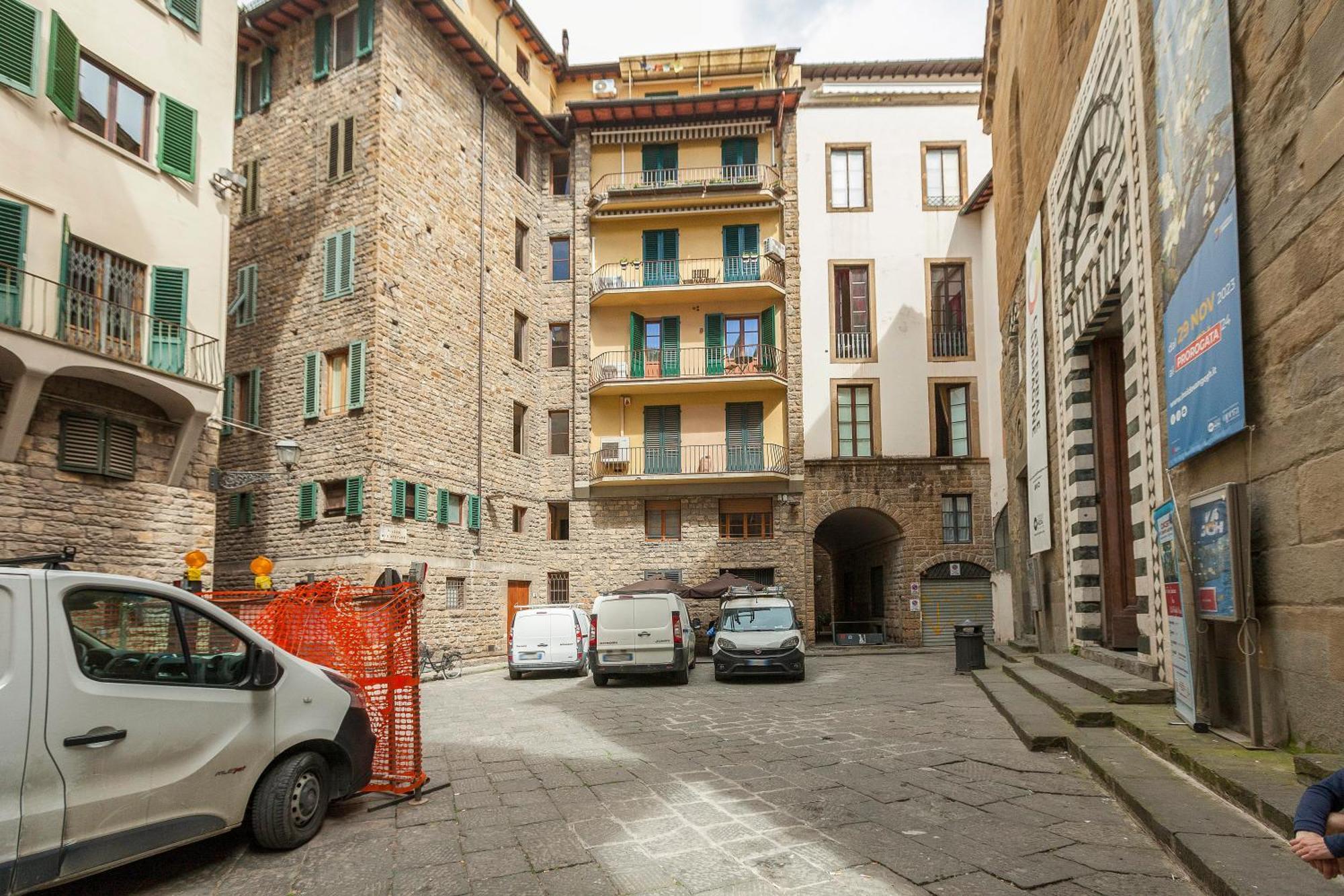 Mamo Florence - Santo Stefano Apartment Buitenkant foto